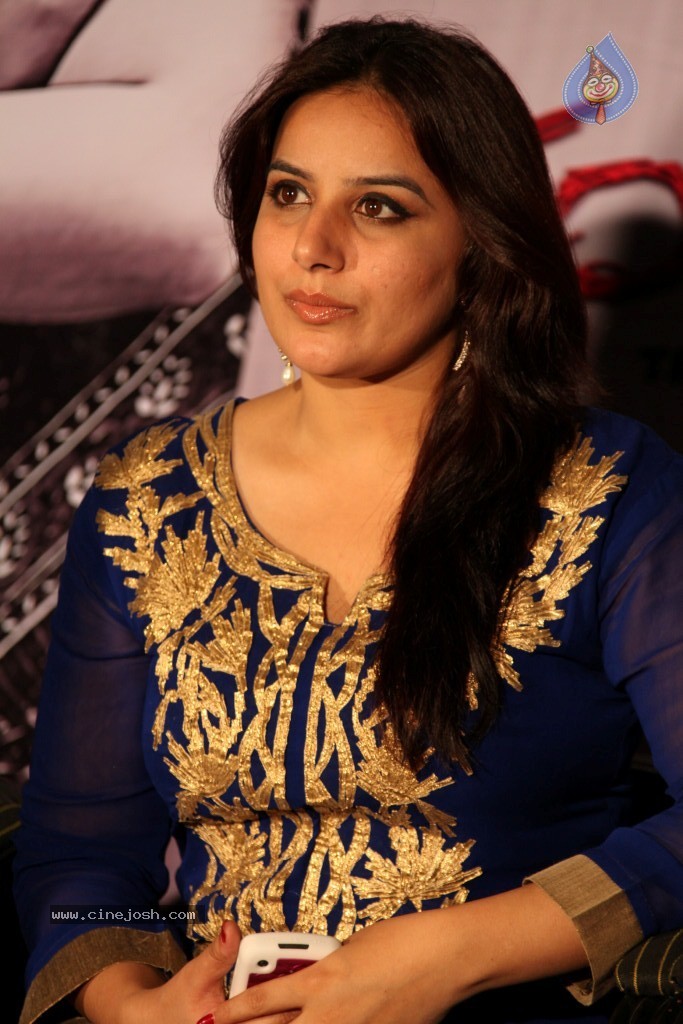 Pooja Gandhi New Stills - 6 / 104 photos