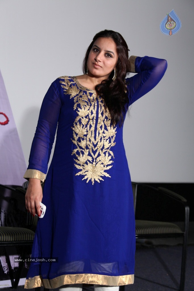 Pooja Gandhi New Stills - 25 / 104 photos