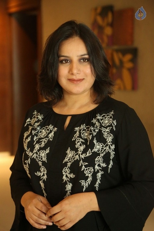 Pooja Gandhi Stills - 8 / 17 photos