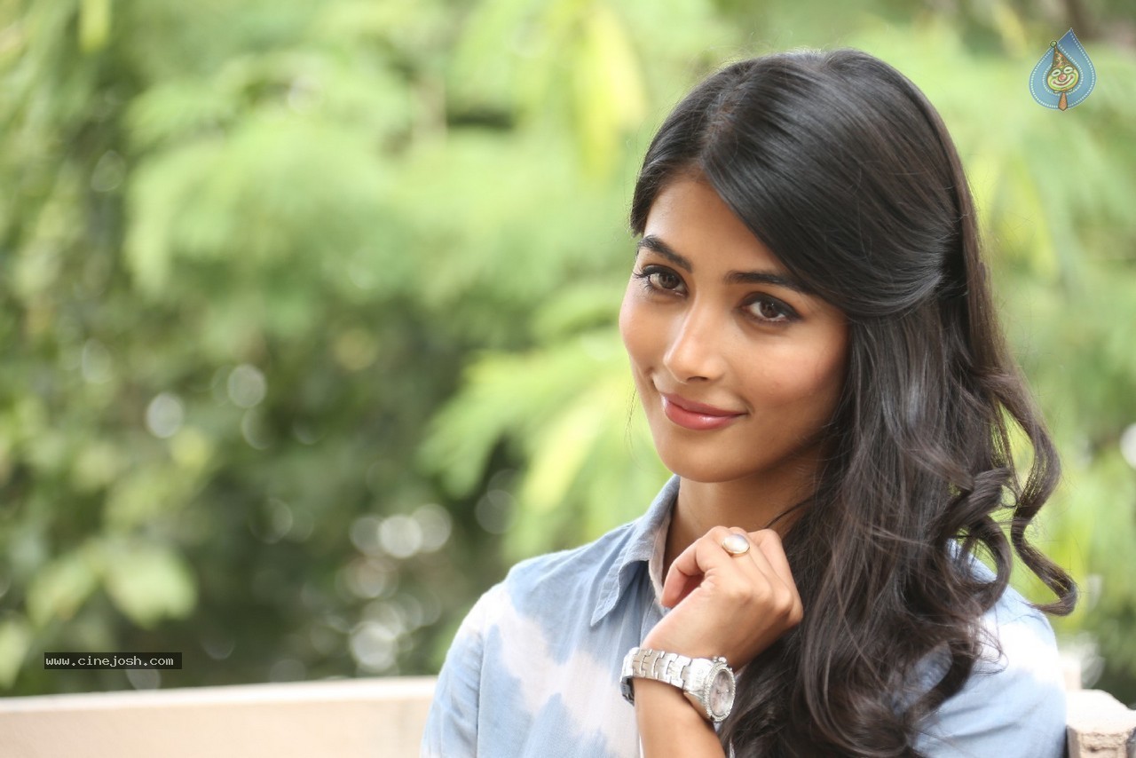 Pooja Hegde Gallery - 12 / 87 photos