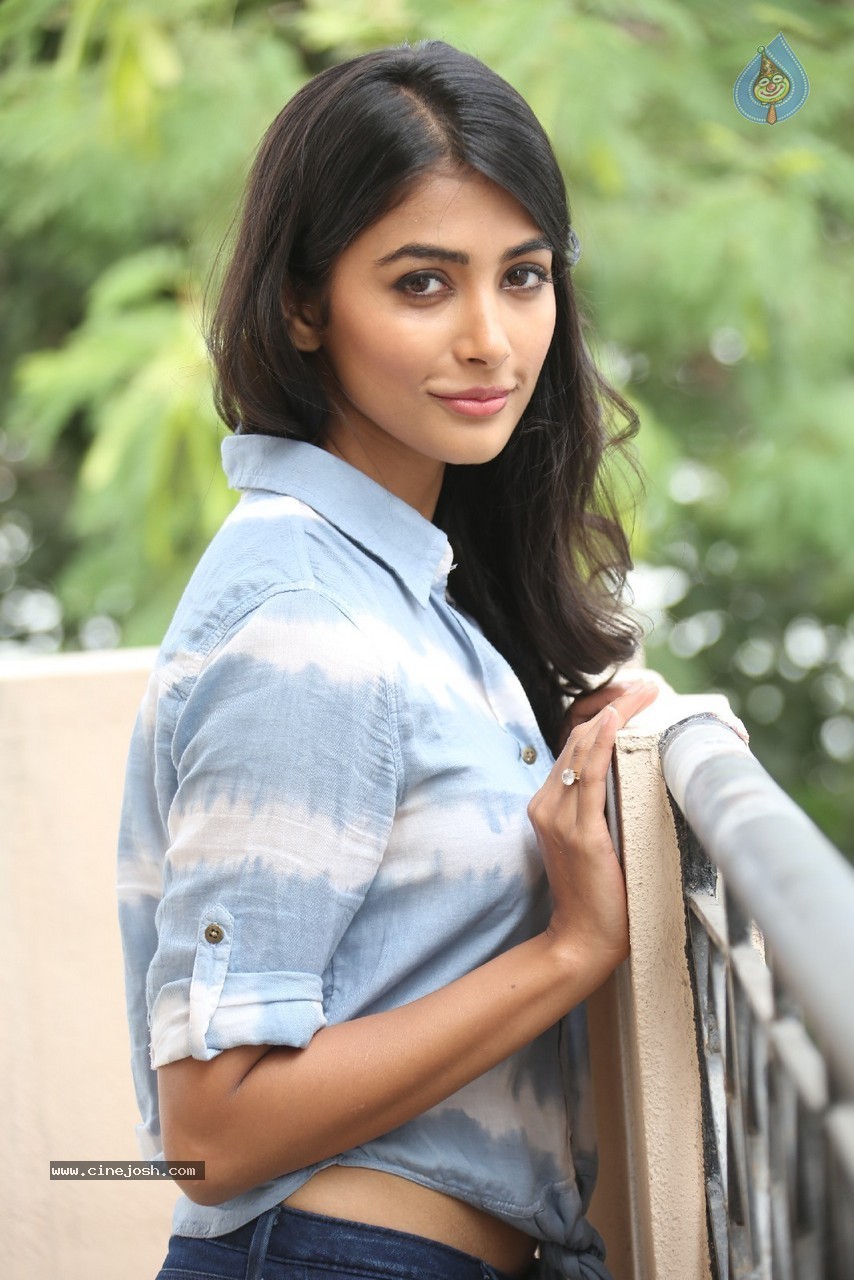 Pooja Hegde Gallery - 41 / 87 photos