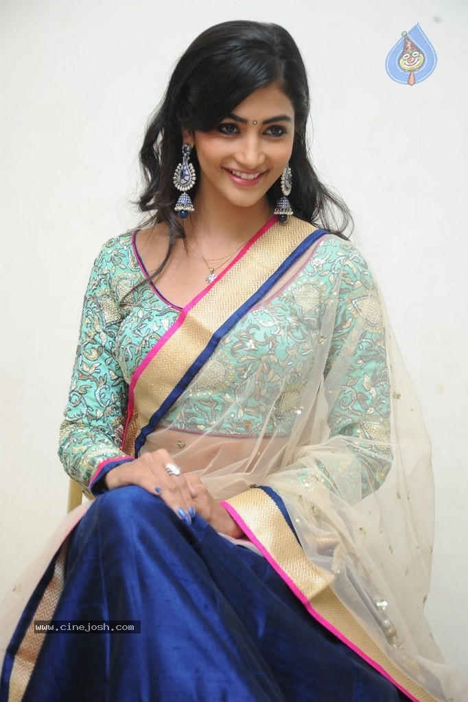 Pooja Hegde Latest Photos - 55 / 110 photos