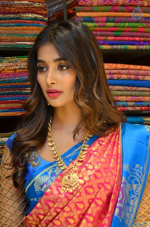Pooja Hegde New Gallery - 27 / 27 photos