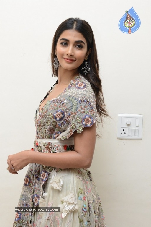 Pooja Hegde New Pics - 1 / 20 photos