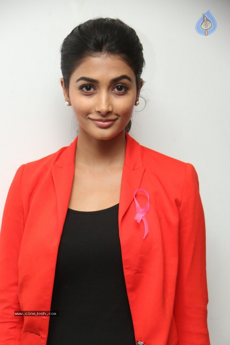 Pooja Hegde New Pics - 52 / 69 photos