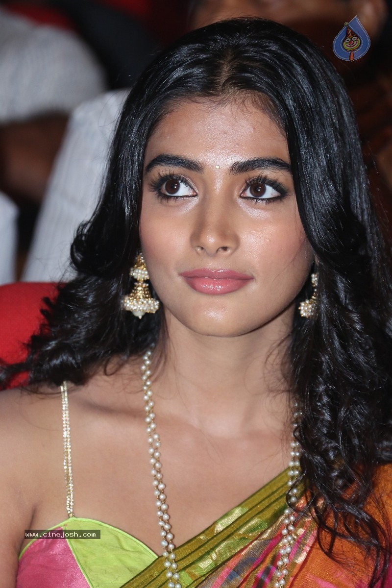 Pooja Hegde New Pics - 34 / 84 photos
