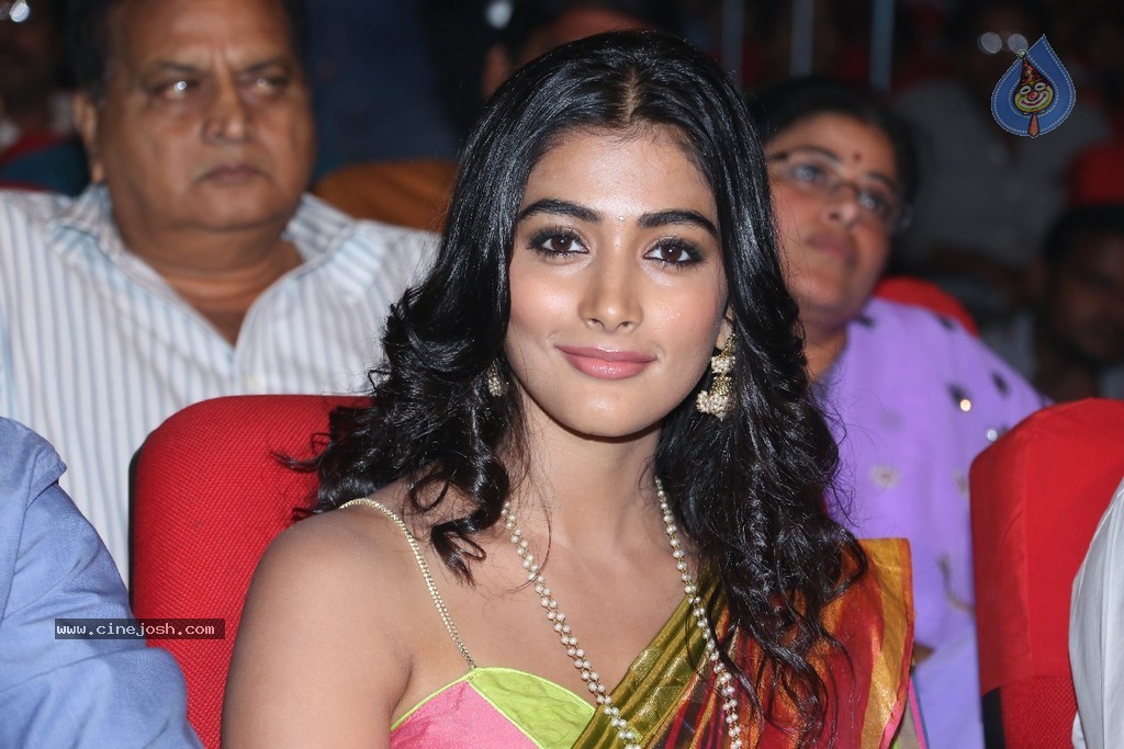 Pooja Hegde New Pics - 35 / 84 photos