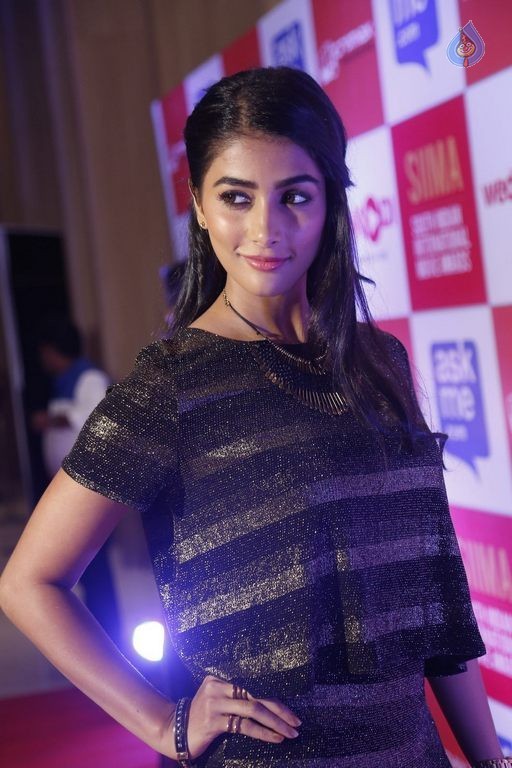 Pooja Hegde Pictures - 12 / 22 photos