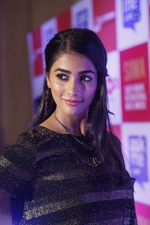 Pooja Hegde Pictures - 15 / 22 photos