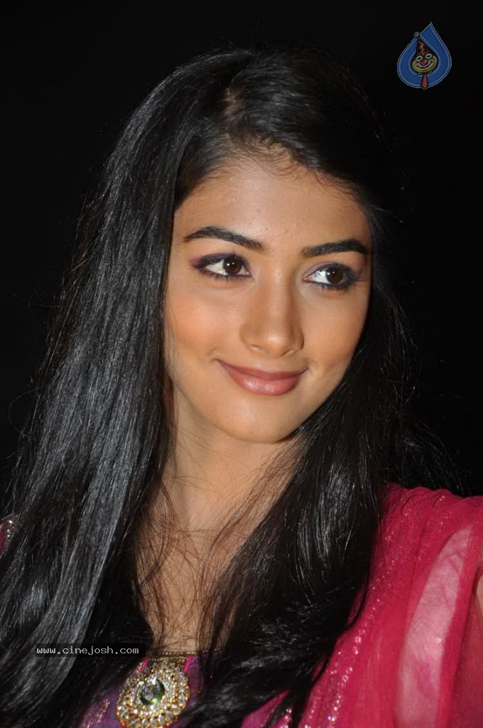 Pooja Hegde Stills - 13 / 54 photos