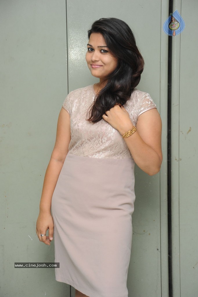 Pooja Hot Gallery - 61 / 88 photos