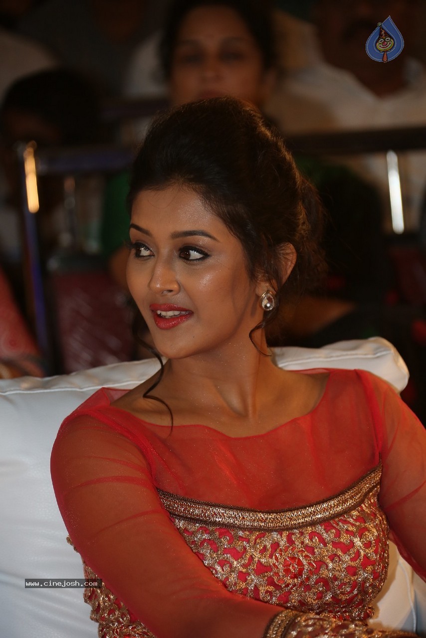Pooja Jhaveri New Photos - 58 / 67 photos