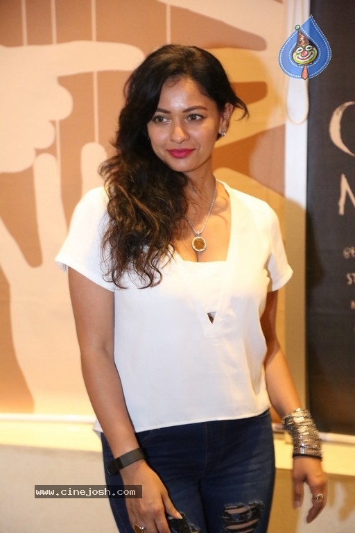 Pooja Kumar Gallery - 18 / 42 photos