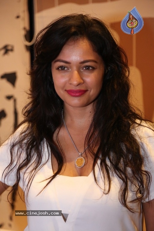 Pooja Kumar Gallery - 20 / 42 photos