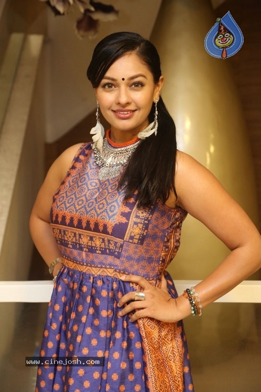 Pooja Kumar Latest Images - 15 / 20 photos