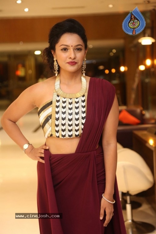 Pooja Kumar New Photos - 40 / 42 photos