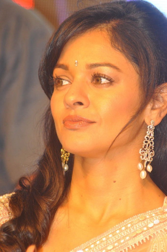 Pooja New Stills - 7 / 53 photos