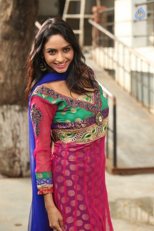 Pooja Sri Latest Gallery - 14 / 20 photos