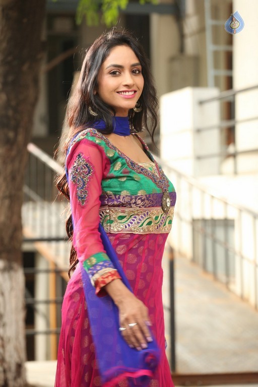 Pooja Sri Latest Gallery - 20 / 20 photos