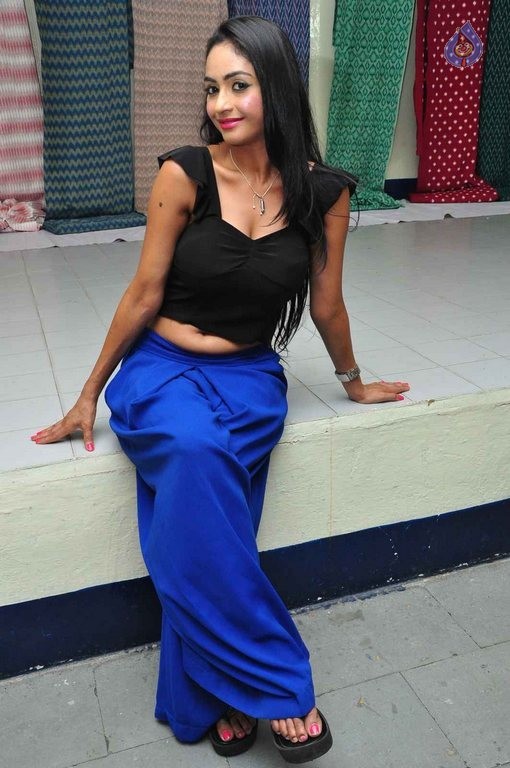 Pooja Sri Latest Photos - 28 / 42 photos