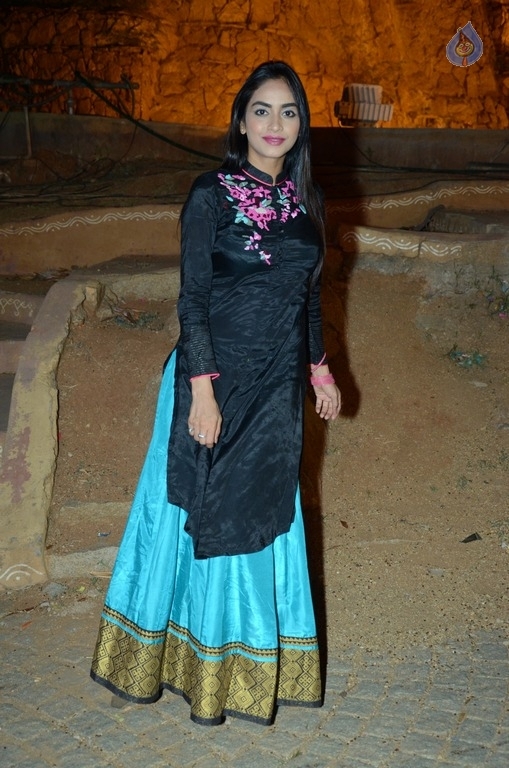 Pooja Sri Latest Photos - 5 / 18 photos