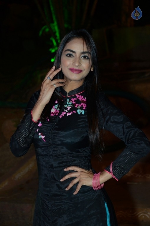 Pooja Sri Latest Photos - 13 / 18 photos