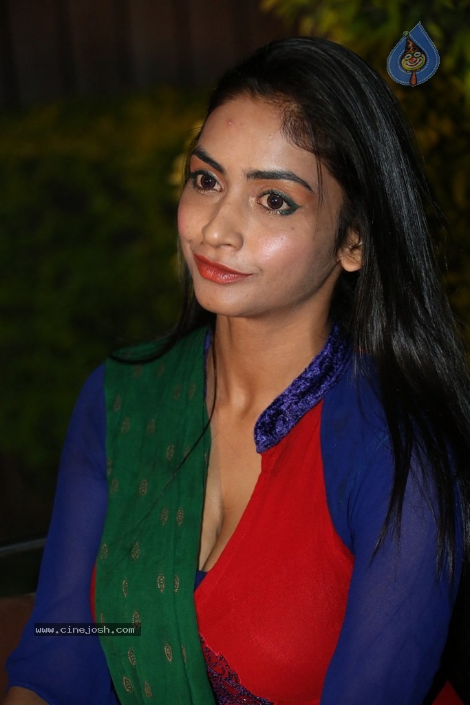 Pooja Sri New Gallery - 124 / 144 photos