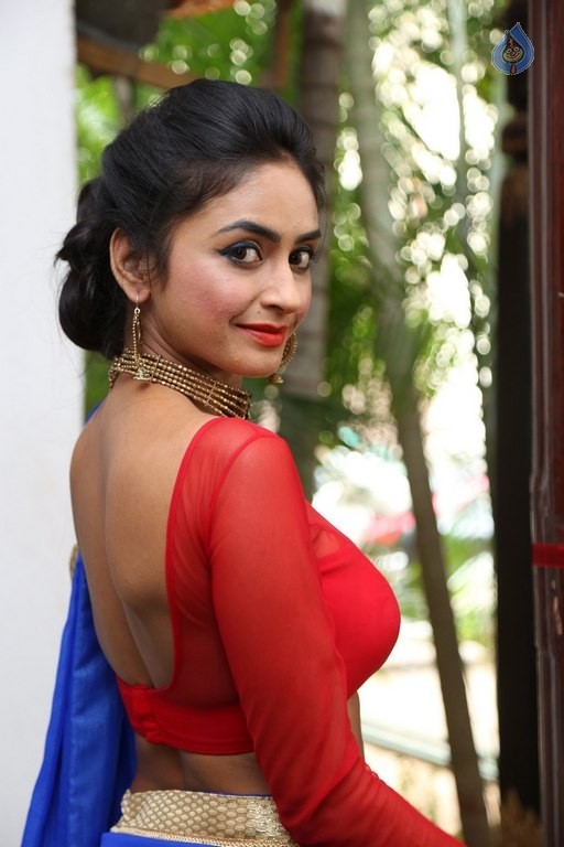 Pooja Sri New Pics - 7 / 17 photos