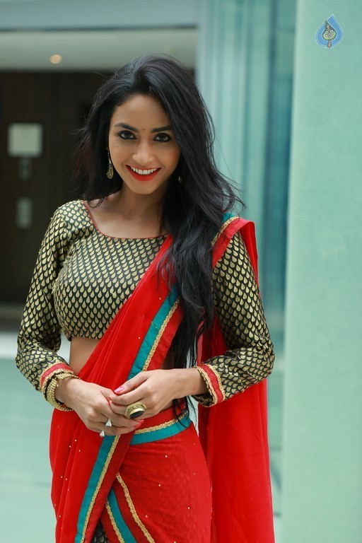 Pooja Sri New Pictures - 12 / 40 photos