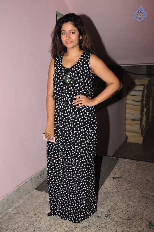 Poonam Bajwa Gallery - 26 / 32 photos