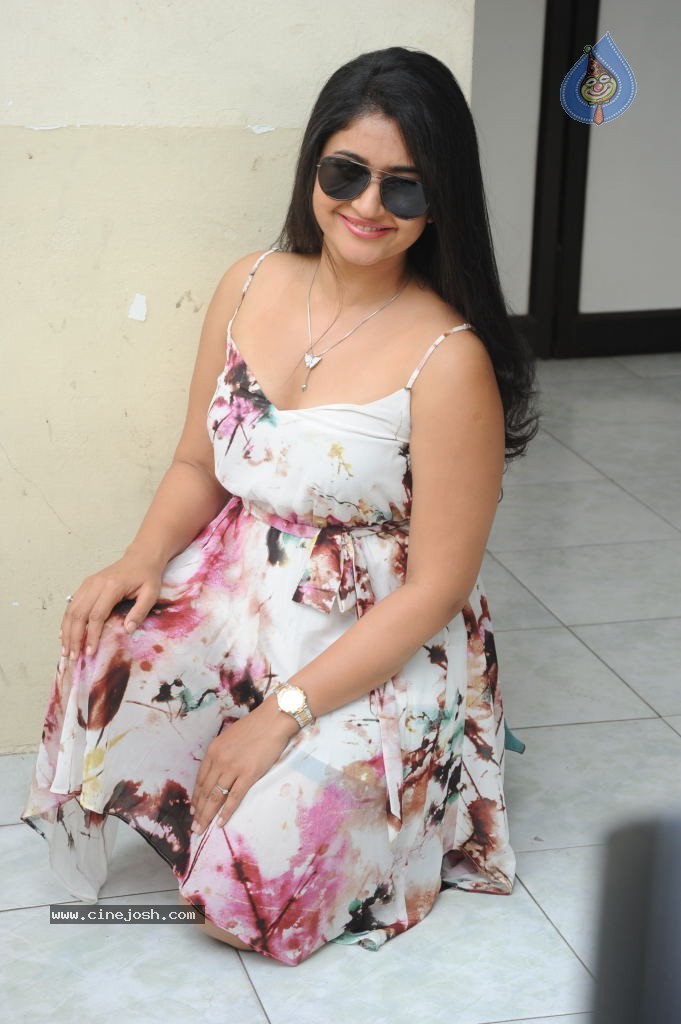 Poonam Bajwa Hot Gallery - 18 / 150 photos