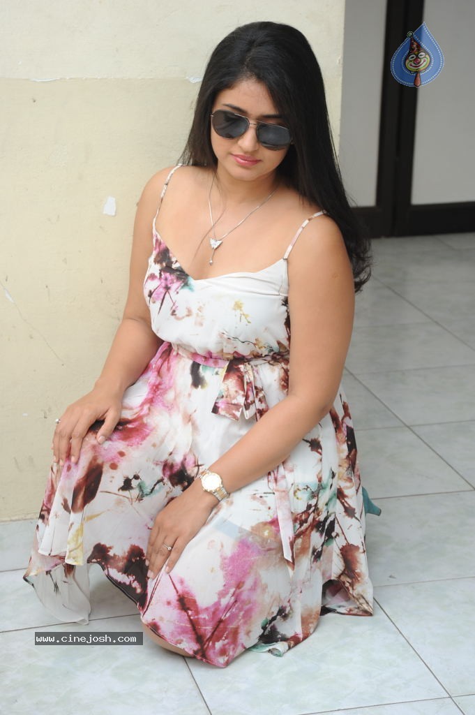 Poonam Bajwa Hot Gallery - 23 / 150 photos