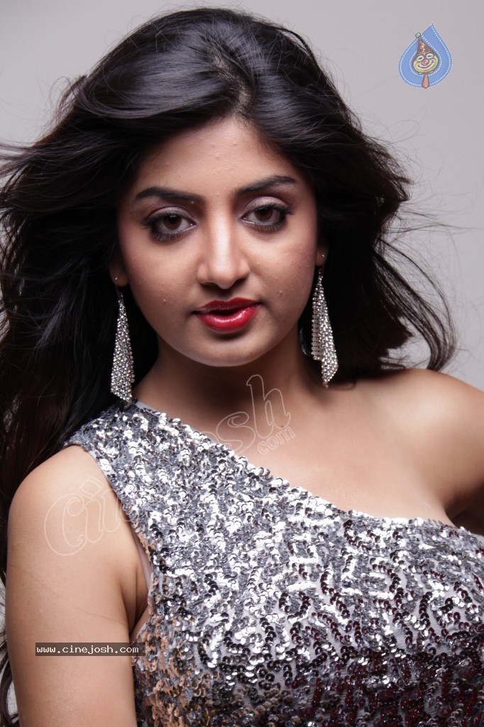Poonam Kaur Hot Gallery - 9 / 41 photos