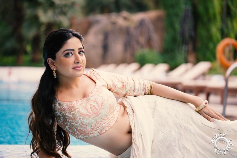 Poonam Kaur Latest Photo Shoot - 6 / 8 photos