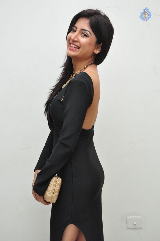 Poonam Kaur New Photos - 25 / 31 photos