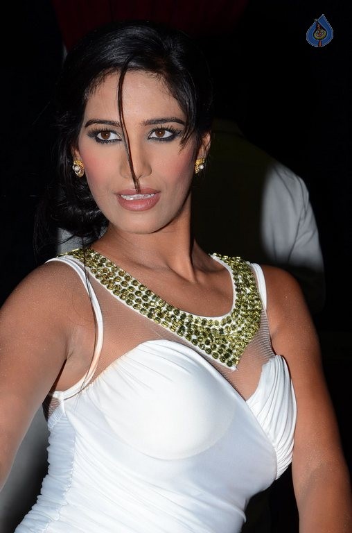 Poonam Pandey Latest Photos - 23 / 55 photos