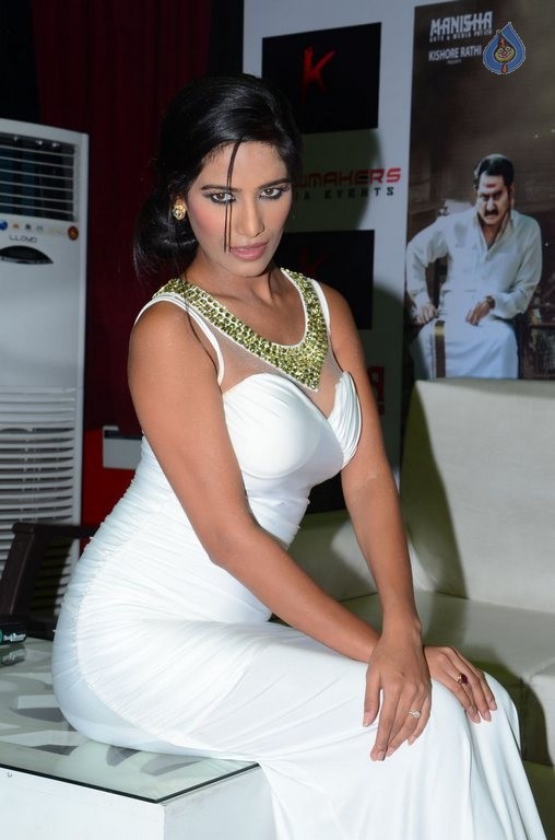Poonam Pandey Latest Photos - 30 / 55 photos