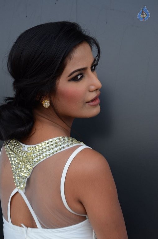 Poonam Pandey Latest Photos - 32 / 55 photos