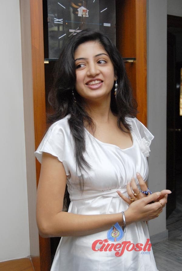 Poonam Kour - 35 / 113 photos