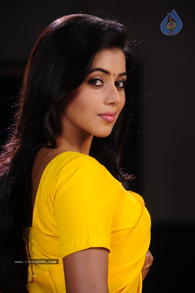 Poorna Hot Gallery - 6 / 71 photos