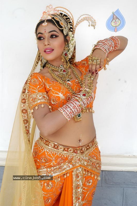 Poorna Latest Gallery - 12 / 73 photos