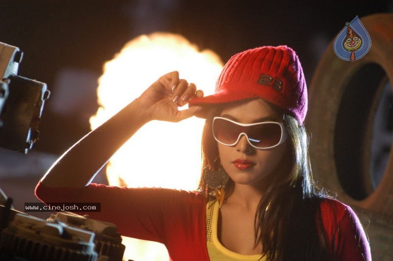 Poorna Latest Gallery - 48 / 73 photos