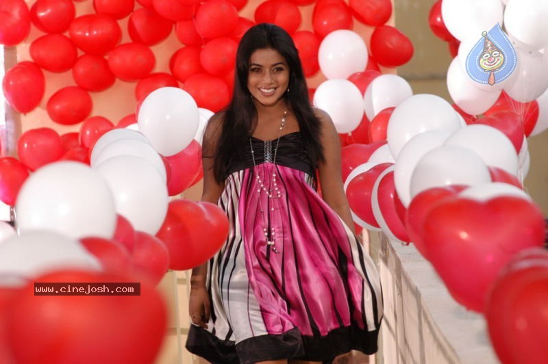 Poorna Latest Gallery - 72 / 73 photos