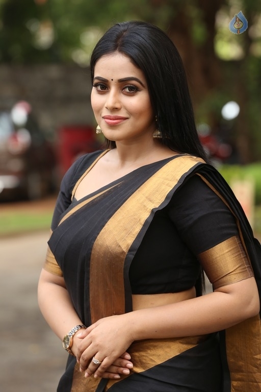 Poorna Latest Gallery - 7 / 21 photos