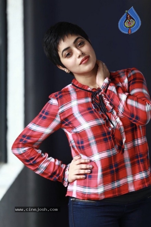 Poorna Latest Photos - 5 / 12 photos