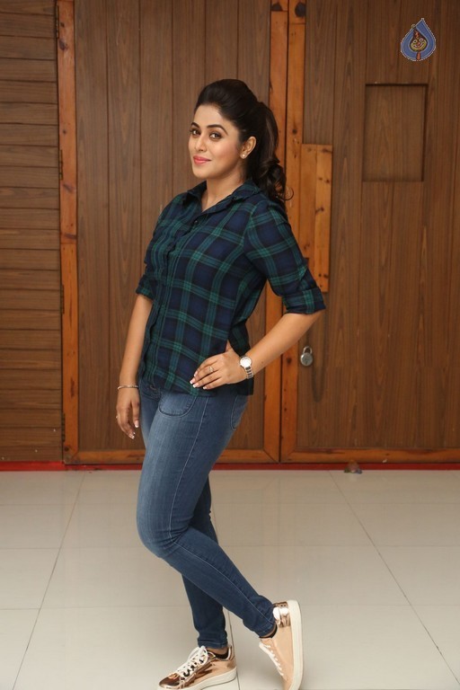 Poorna Latest Photos - 9 / 57 photos
