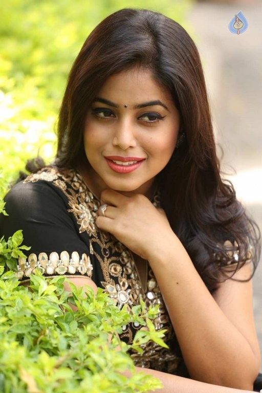 Poorna Latest Photos - 25 / 42 photos