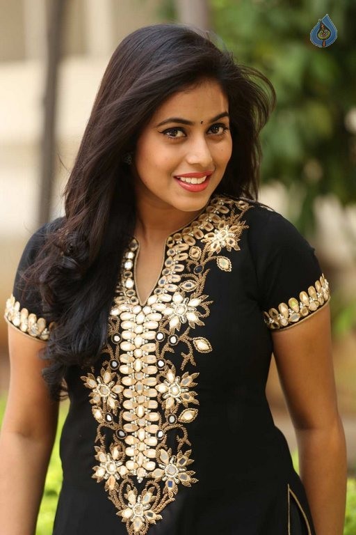 Poorna Latest Photos - 30 / 42 photos