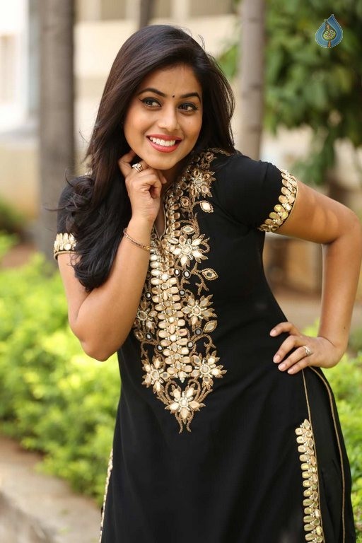 Poorna Latest Photos - 31 / 42 photos