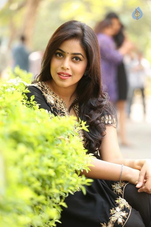Poorna Latest Photos - 33 / 42 photos